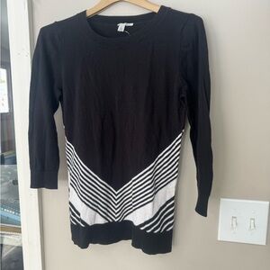 Halogen Black & White Striped Crewneck Sweater – Size Medium